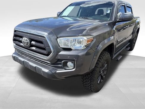 Used 2021 Toyota Tacoma SR5 AWD/4WD image 3