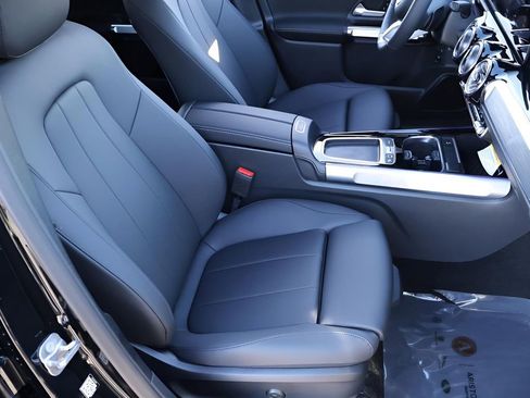 New 2026 Mercedes-Benz GLB 250 4MATIC image 21