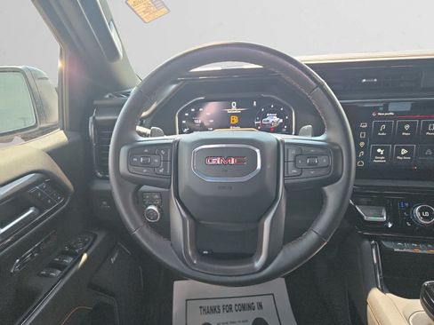 Used 2024 GMC Sierra 1500 AT4 w/ AT4 Preferred Package AWD/4WD image 12