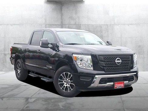 Used 2024 Nissan Titan SV w/ SV Convenience Package AWD/4WD image 2