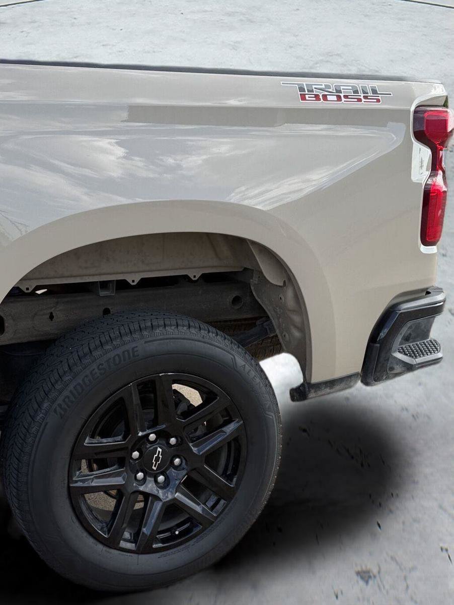Used 2023 Chevrolet Silverado 1500 Custom Trail Boss AWD/4WD image 26