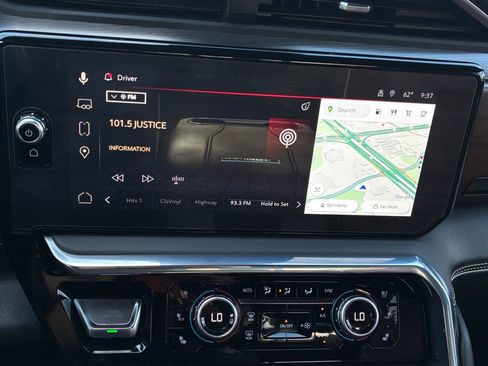 Used 2024 GMC Sierra 2500 Denali Ultimate image 8