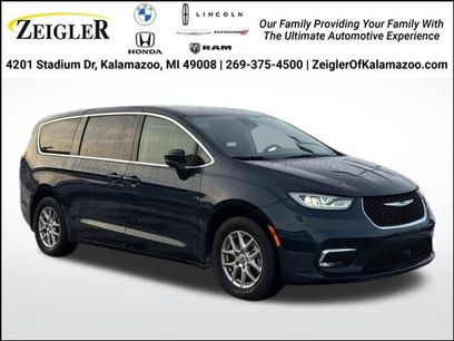 Used 2024 Chrysler Pacifica Touring-L