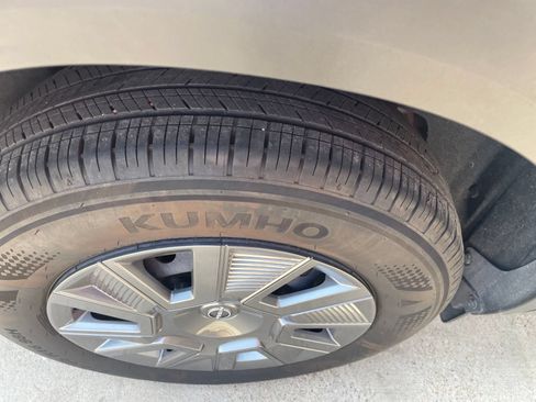 Used 2025 Nissan Kicks S FWD image 9