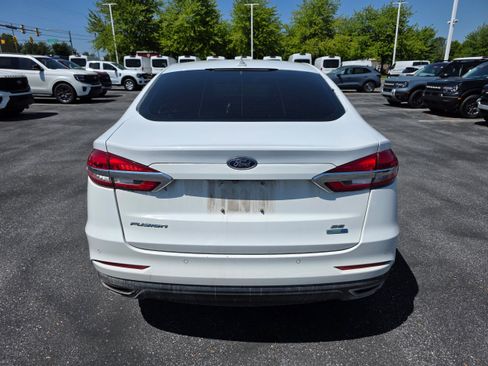 Certified 2019 Ford Fusion SE AWD/4WD image 4
