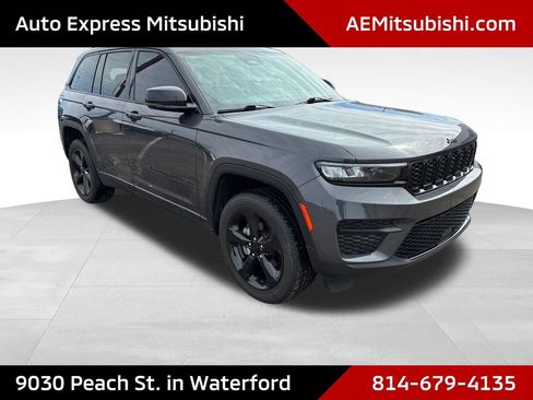 Used 2023 Jeep Grand Cherokee Altitude image 1