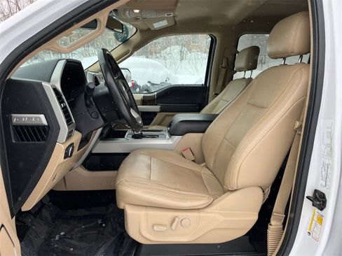 Used 2017 Ford F150 Lariat w/ Equipment Group 502A Luxury image 9