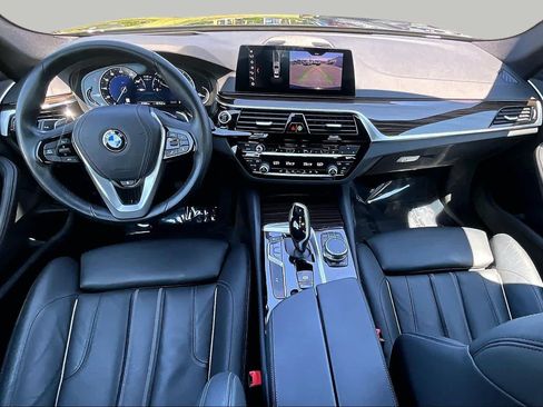 Used 2019 BMW 530i xDrive w/ Convenience Package AWD/4WD image 15