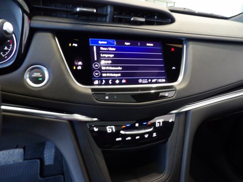 Used 2025 Cadillac XT6 Luxury AWD/4WD image 14
