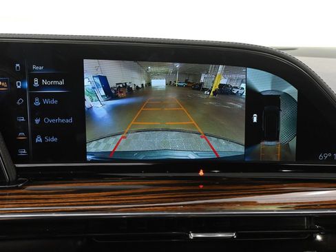 Used 2022 Cadillac Escalade ESV Premium Luxury w/ Performance Package AWD/4WD image 31