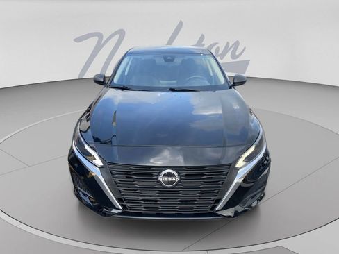 Used 2024 Nissan Altima 2.5 SV FWD image 3