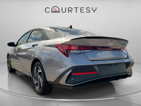 Certified 2025 Hyundai Elantra Sport image 3