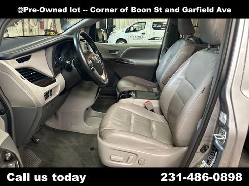 Used 2015 Toyota Sienna XLE w/ XLE Navigation Package AWD/4WD image 14