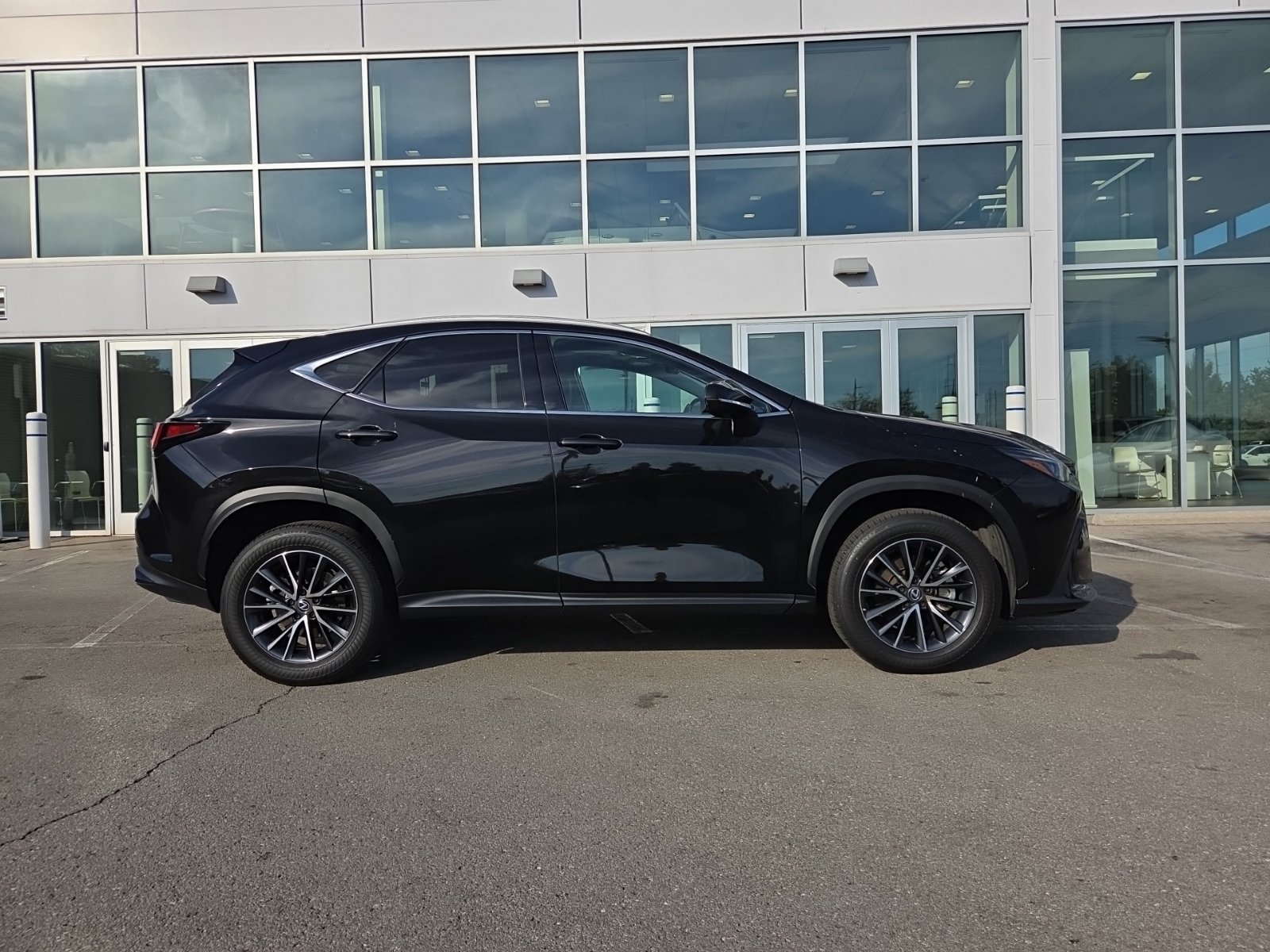 Used 2025 Lexus NX 350 AWD w/ Accessory Package (2T) image 2