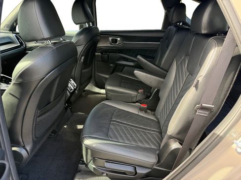 Used 2025 Kia Sorento SX Prestige AWD/4WD image 16