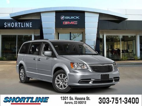 Used 2015 Chrysler Town & Country Touring image 1