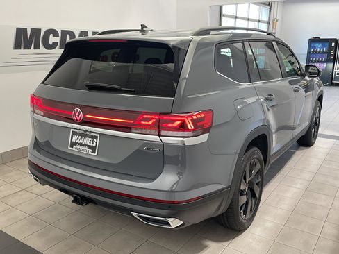 New 2026 Volkswagen Atlas SE image 6