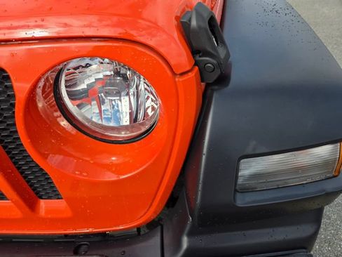 Used 2018 Jeep Wrangler Unlimited Sport S AWD/4WD image 14