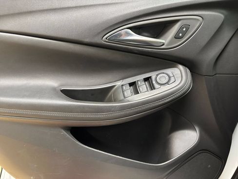 Used 2025 Buick Encore GX Preferred FWD image 18