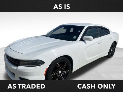 Used 2015 Dodge Charger SXT RWD image 1