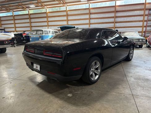 Used 2017 Dodge Challenger SXT w/ Cold Weather Group RWD image 8