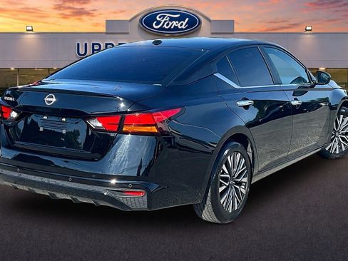 Used 2025 Nissan Altima 2.5 SV FWD image 13