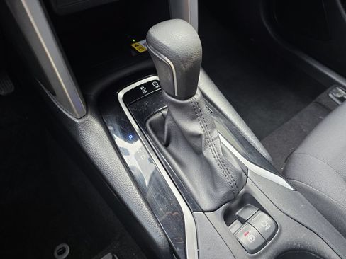 Used 2022 Toyota Corolla Cross LE FWD image 24