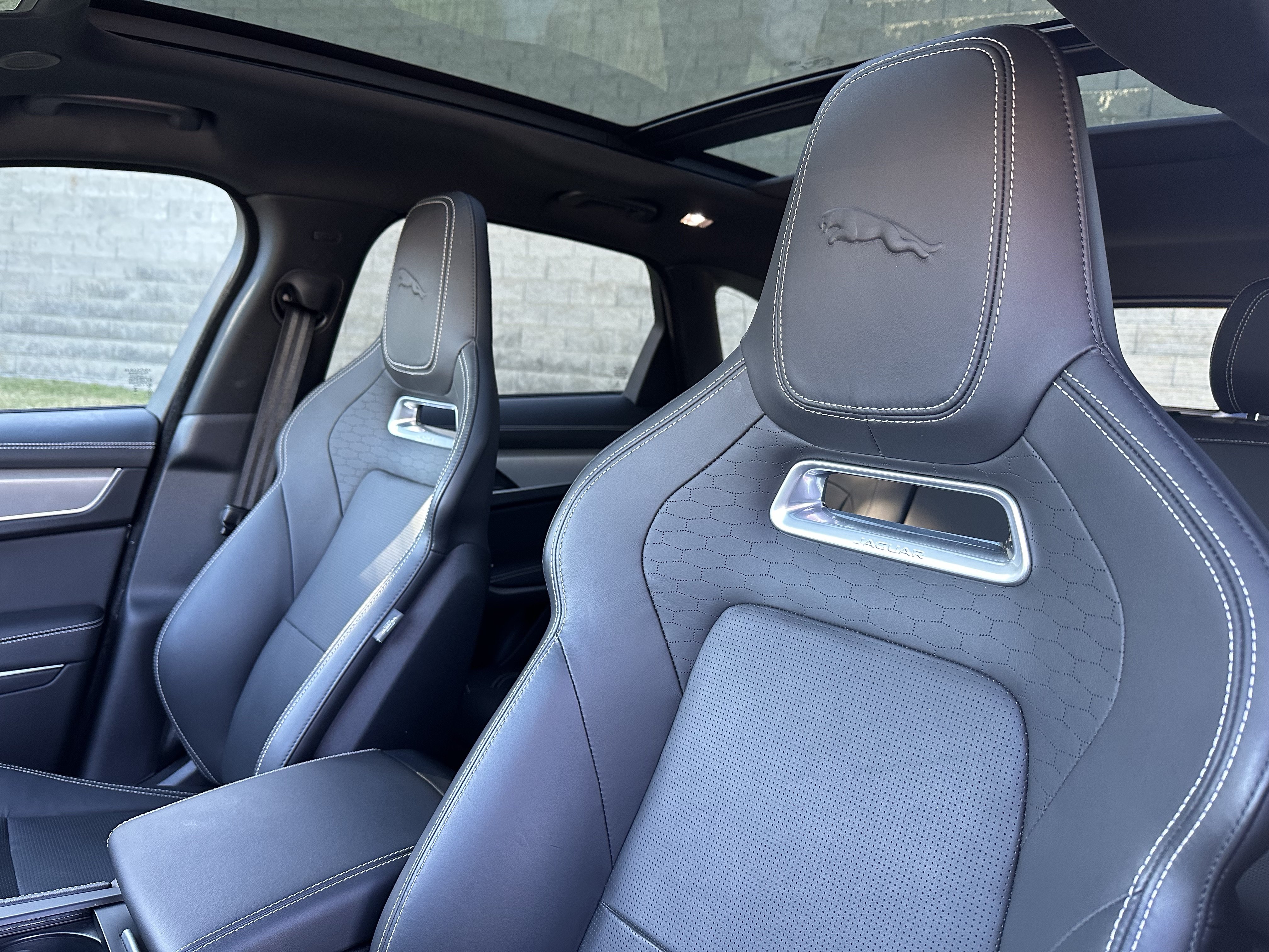 Certified 2026 Jaguar F-PACE R-Dynamic S AWD/4WD image 16