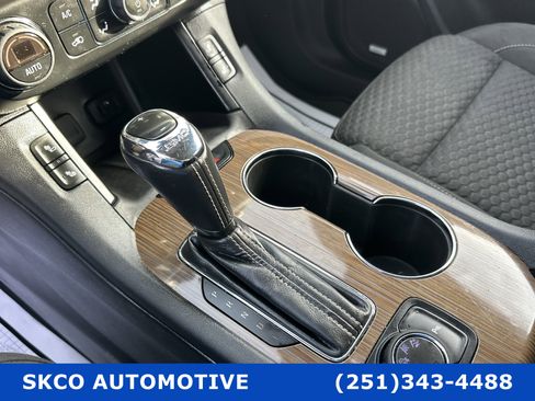 Used 2019 GMC Acadia SLE w/ Driver Alert Package I image 16