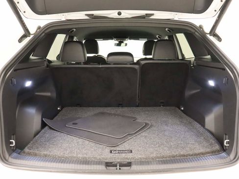 Certified 2025 Volkswagen Atlas Cross Sport SE image 19