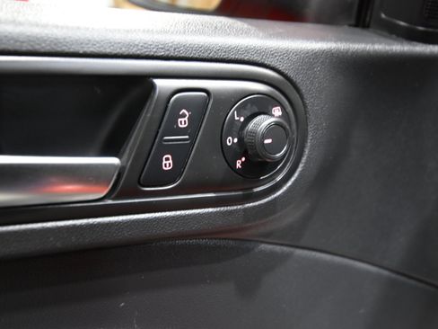 Used 2019 Volkswagen Beetle 2.0T S image 12