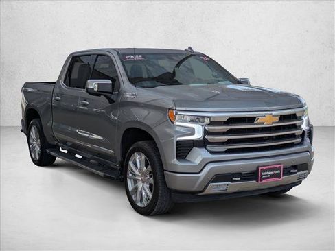Used 2024 Chevrolet Silverado 1500 High Country w/ High Country Premium Package AWD/4WD image 3
