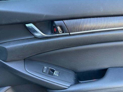 Used 2021 Honda Accord EX-L image 16