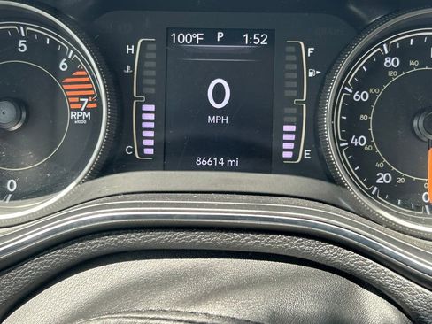 Used 2019 Jeep Cherokee Latitude w/ Popular Appearance Group FWD image 28
