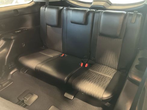 Used 2018 Toyota Highlander AWD V6 image 23