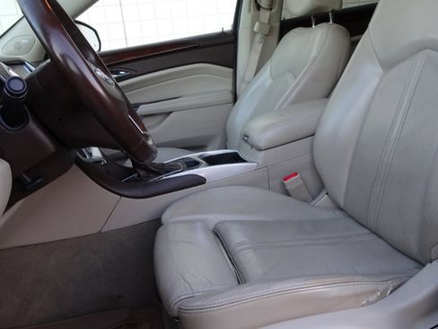 Used 2015 Cadillac SRX Luxury w/ Trailering Package image 9