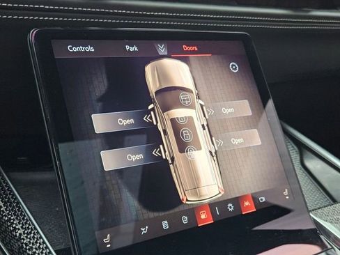 Used 2025 Cadillac Escalade V w/ LPO, ONYX Package image 21