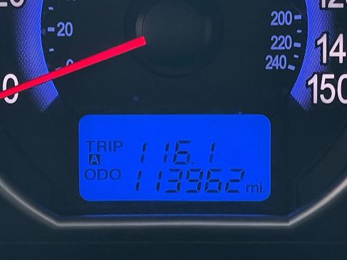 Used 2012 Hyundai Veracruz Limited w/ Entertainment Pkg image 46