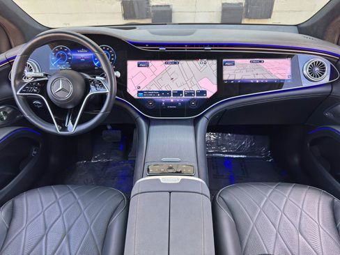 Used 2023 Mercedes-Benz EQS 580 4MATIC SUV w/ Exclusive Trim Package image 12