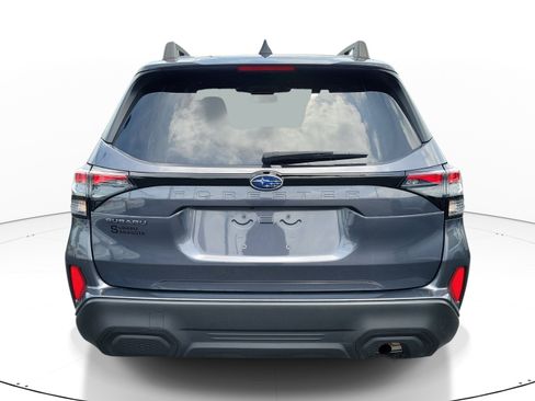 Certified 2025 Subaru Forester Premium AWD/4WD image 5