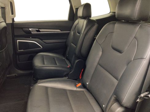 Used 2022 Kia Telluride S FWD image 18