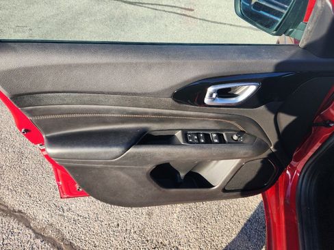 Used 2022 Jeep Compass Limited image 12