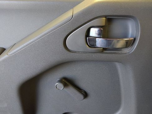 Used 2019 Nissan Frontier S image 27