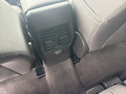 Used 2017 Ford Escape SE image 15