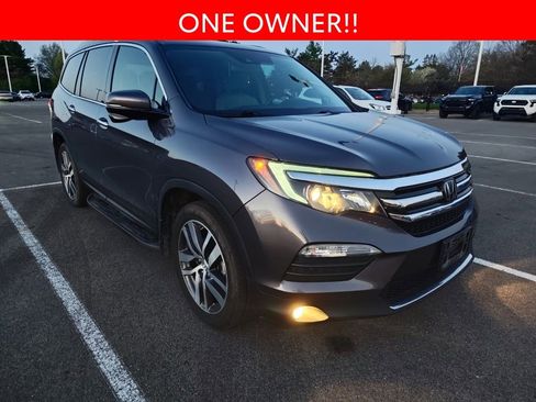 Used 2018 Honda Pilot Touring image 3
