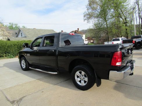 Used 2018 RAM 1500 ST w/ SXT Appearance Group image 3