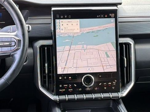 Used 2025 GMC Acadia Elevation image 16