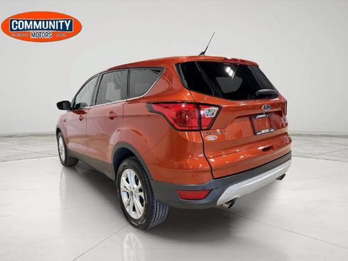 Used 2019 Ford Escape SE FWD image 5