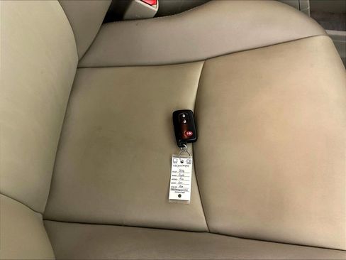 Used 2016 Toyota Prius V Four FWD image 33