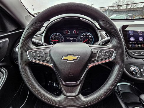 Used 2025 Chevrolet Malibu LT image 24